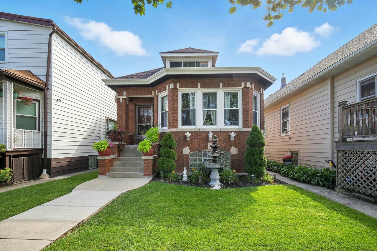 6235 S Komensky Ave., Chicago, IL 60629