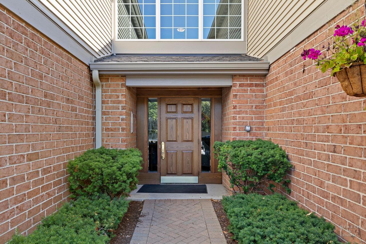 100 White Oak Ct. #3, Schaumburg, IL 60195