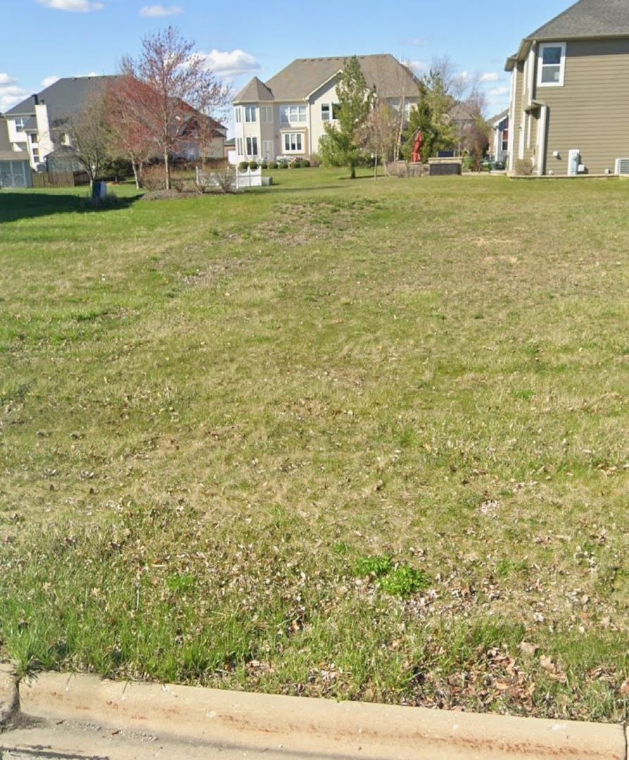 512 Bennett Dr., North Aurora, IL 60542