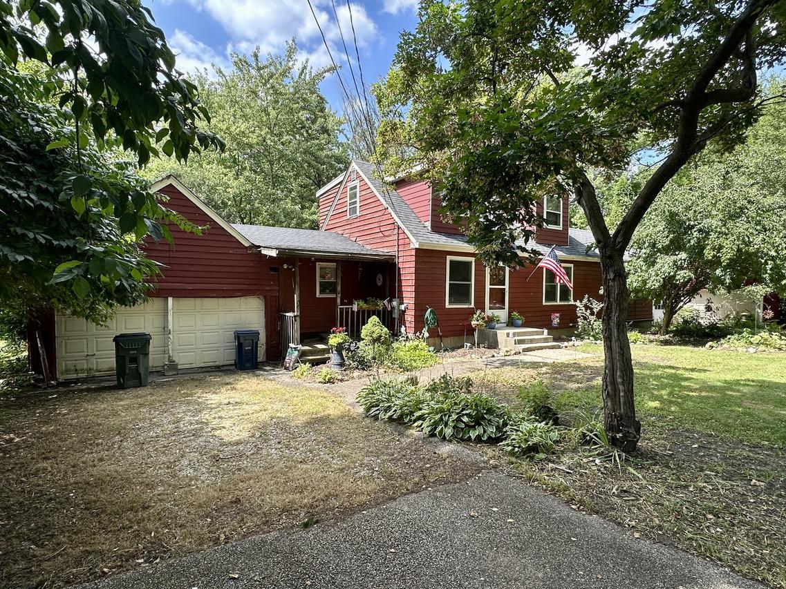 632 Oceola Dr., Algonquin, IL 60102