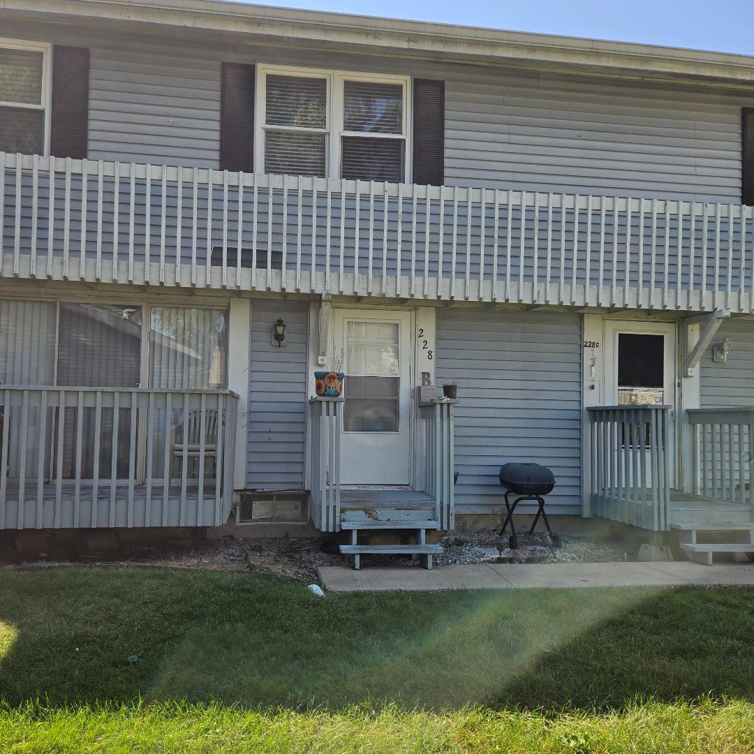 228 Elkhorn Ct. #B, Bolingbrook, IL 60440