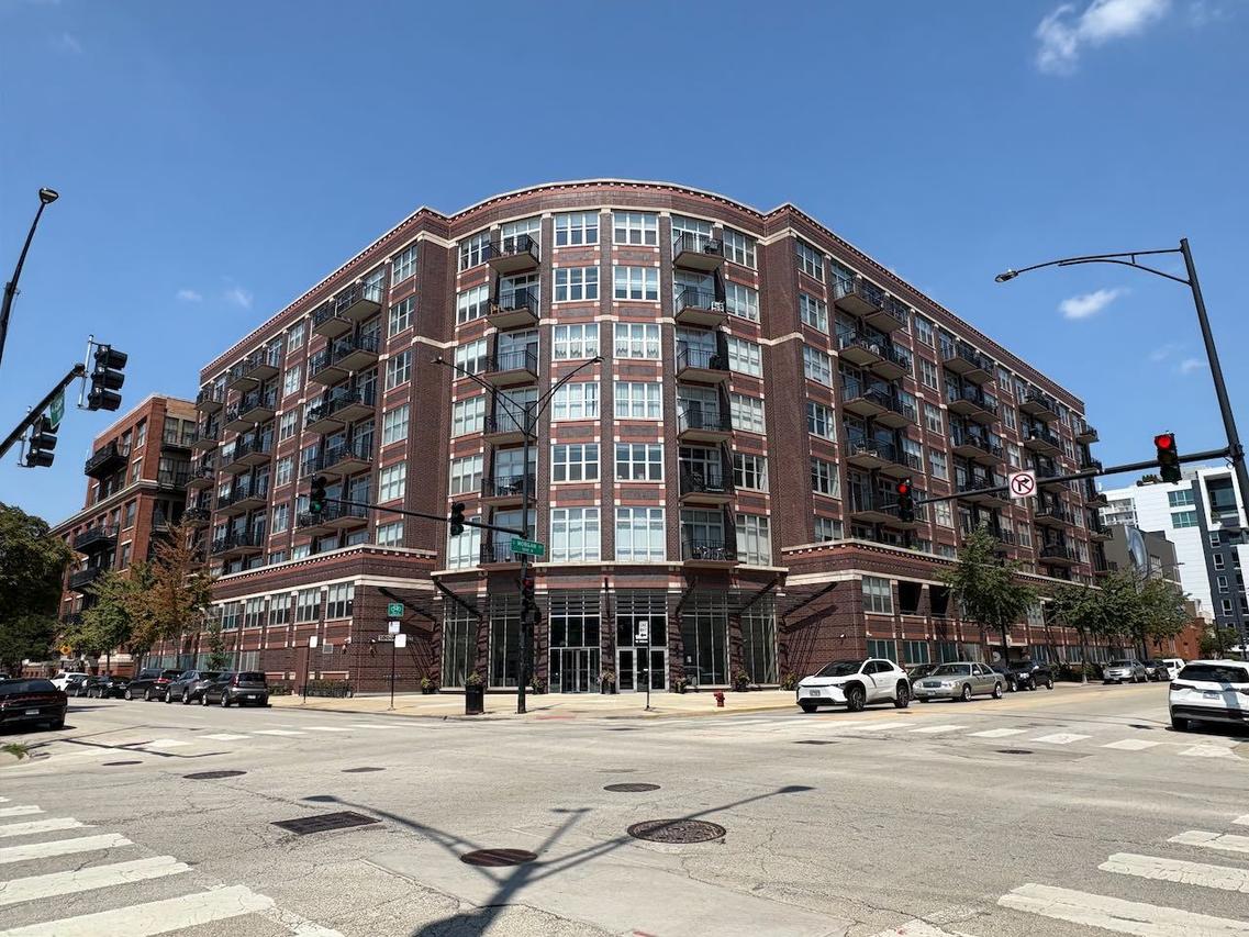 1000 W Adams St. #614, Chicago, IL 60607