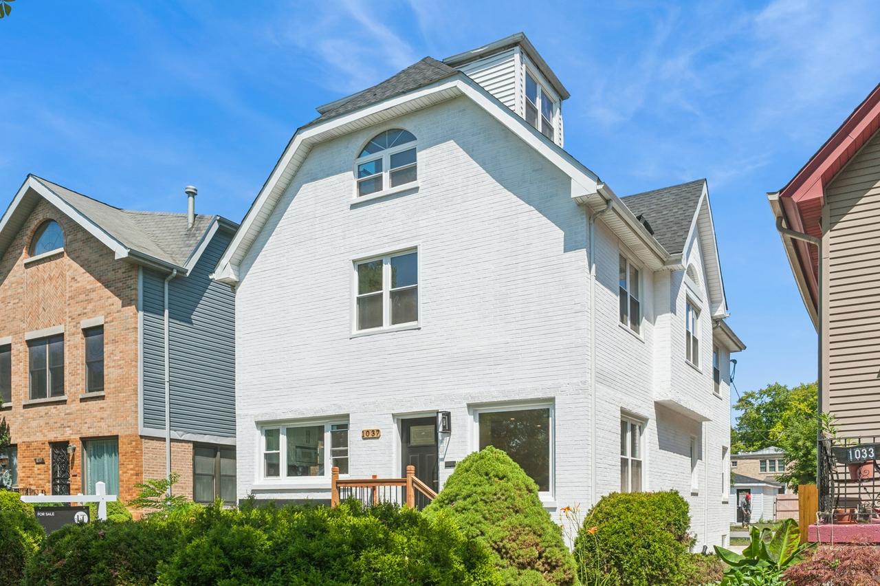 1037 Dodge Ave., Evanston, IL 60202