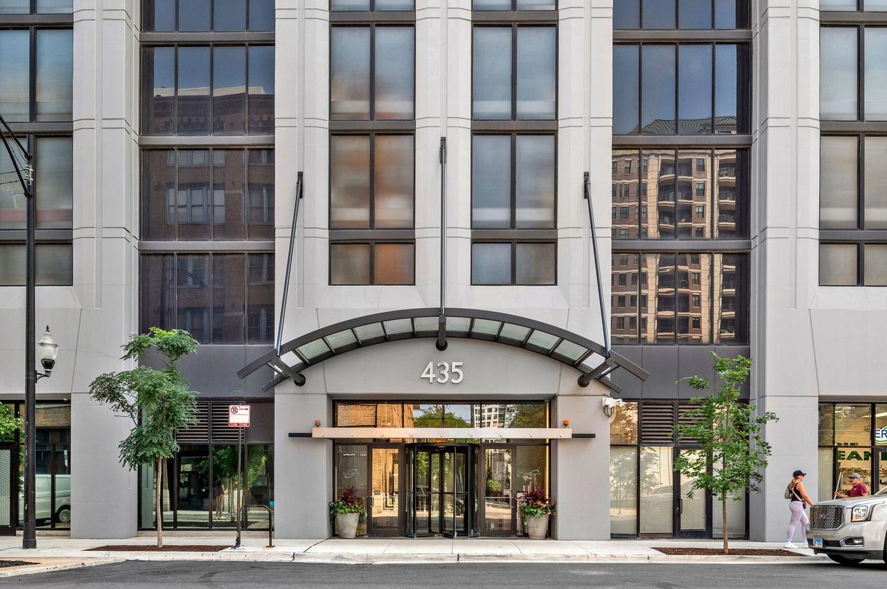 435 W Erie St. #1102, Chicago, IL 60654