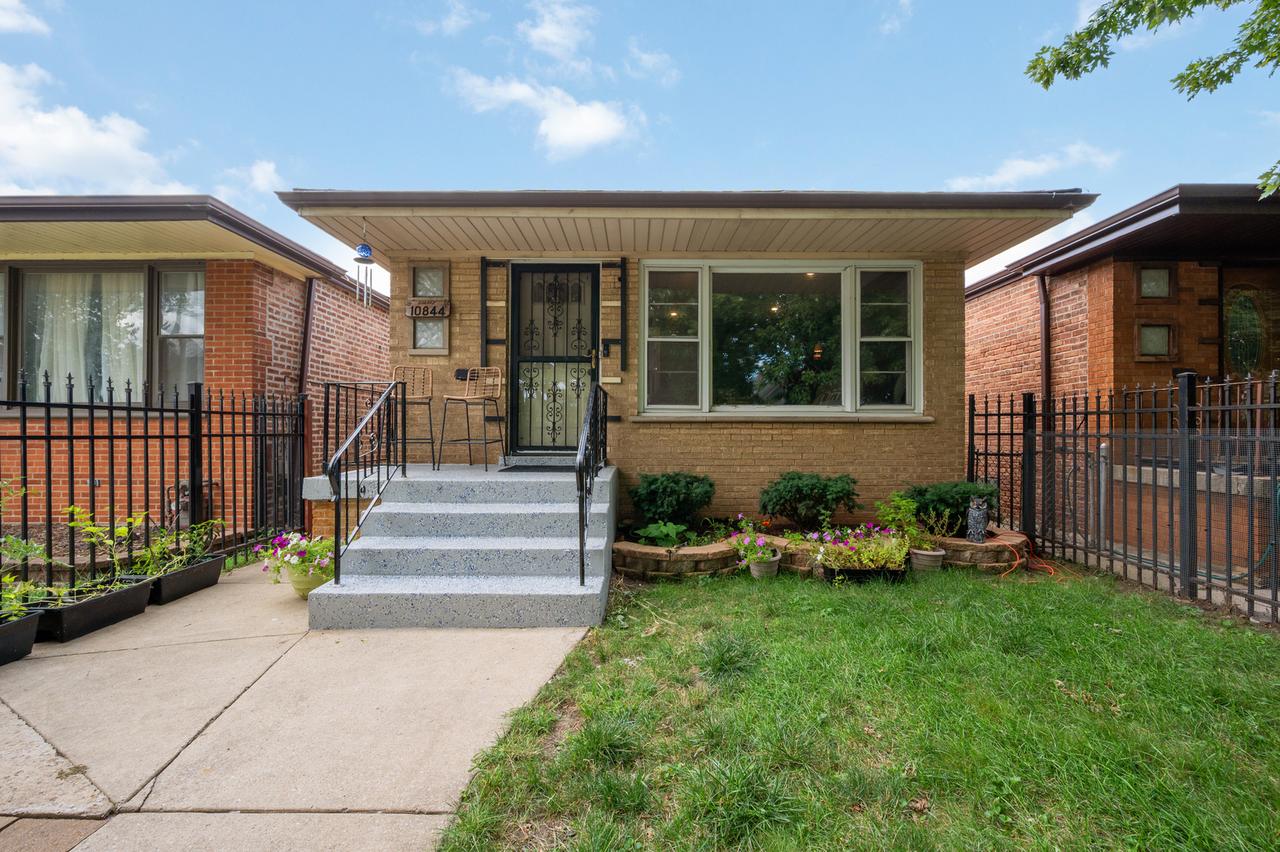 10844 S Green Bay Ave., Chicago, IL 60617