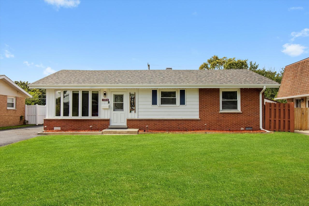 13018 W Playfield Dr., Crestwood, IL 60418