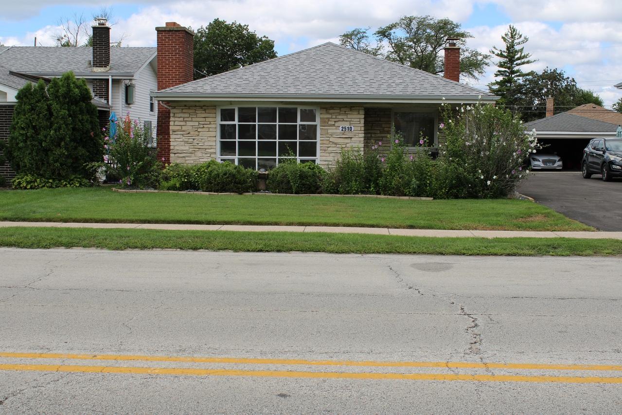 2510 S 17th Ave., Broadview, IL 60155