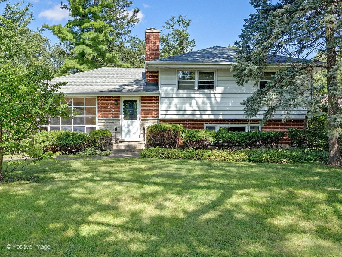 446 Naperville Rd., Clarendon Hills, IL 60514