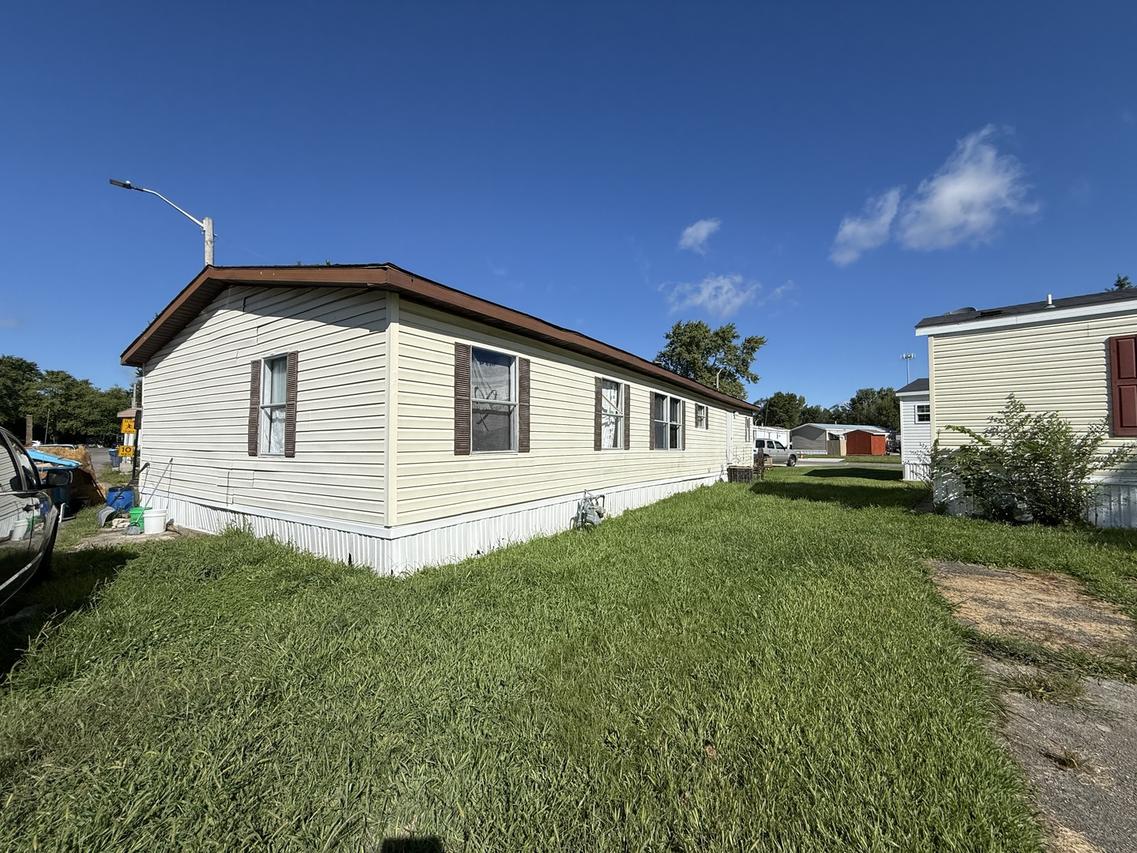 1995 Schuyler Ave. #D25, Kankakee, IL 60901