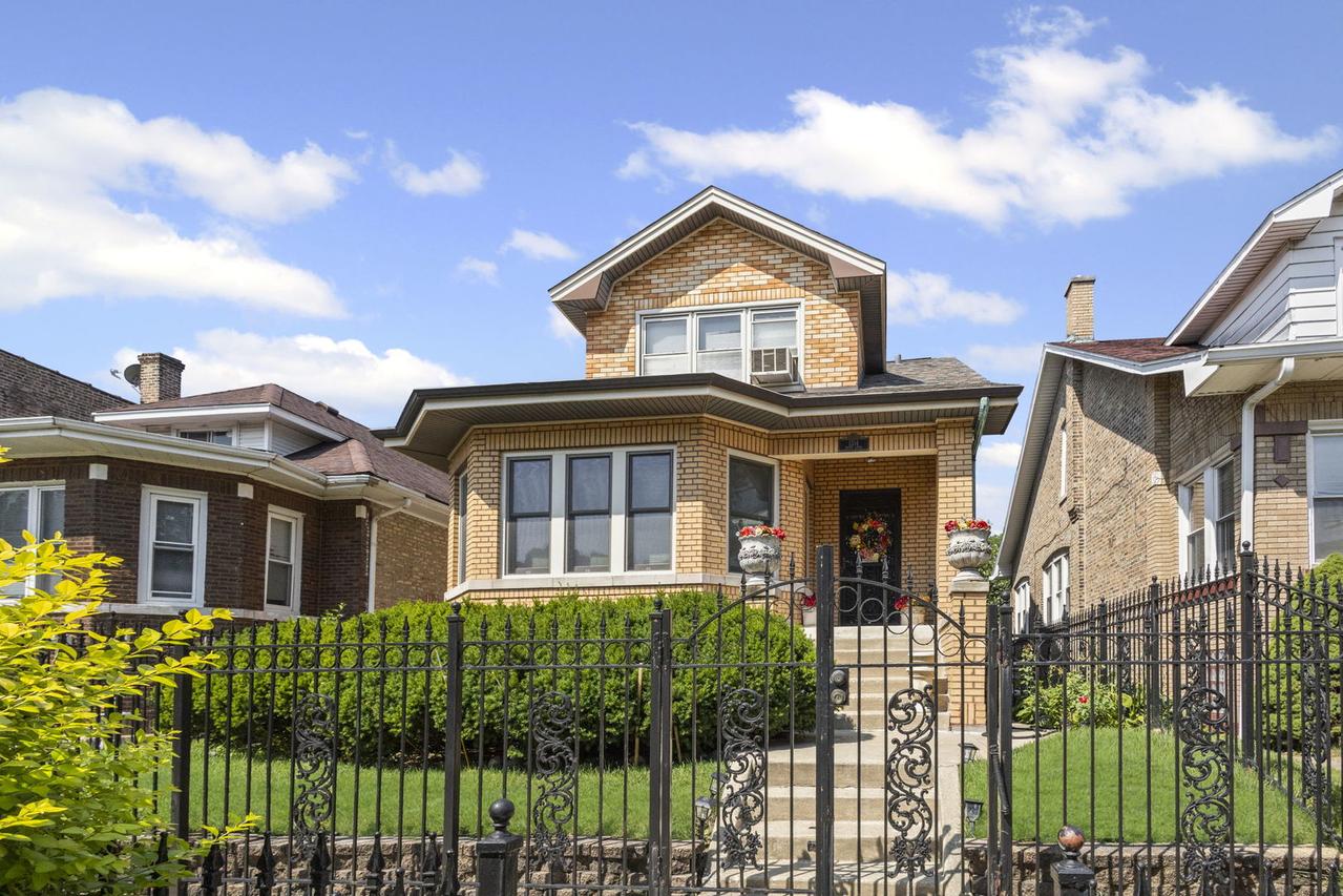 [Address Hidden by Seller], Chicago, IL 60651