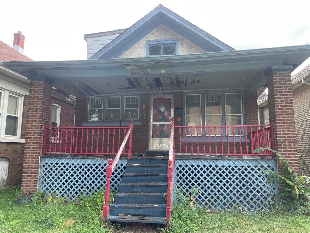 8005 S Ridgeland Ave., Chicago, IL 60617