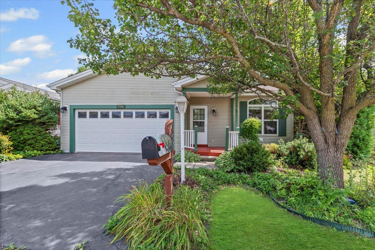3546 Blue Heron Cir., Grayslake, IL 60030