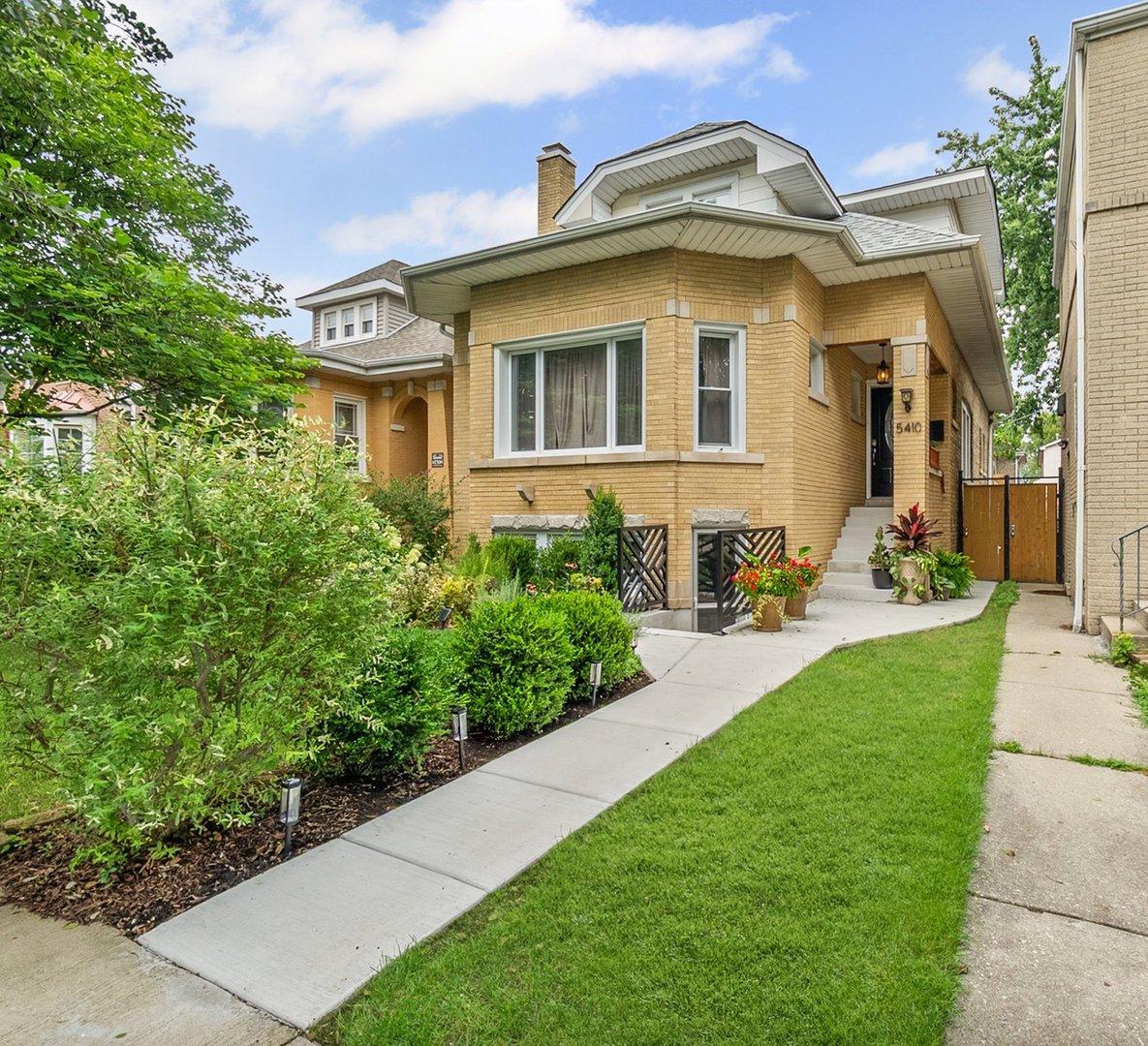 5410 W Hutchinson St., Chicago, IL 60641