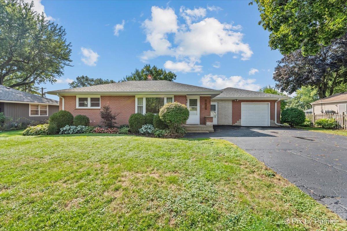 1621 W Joyce Ave., Mchenry, IL 60051