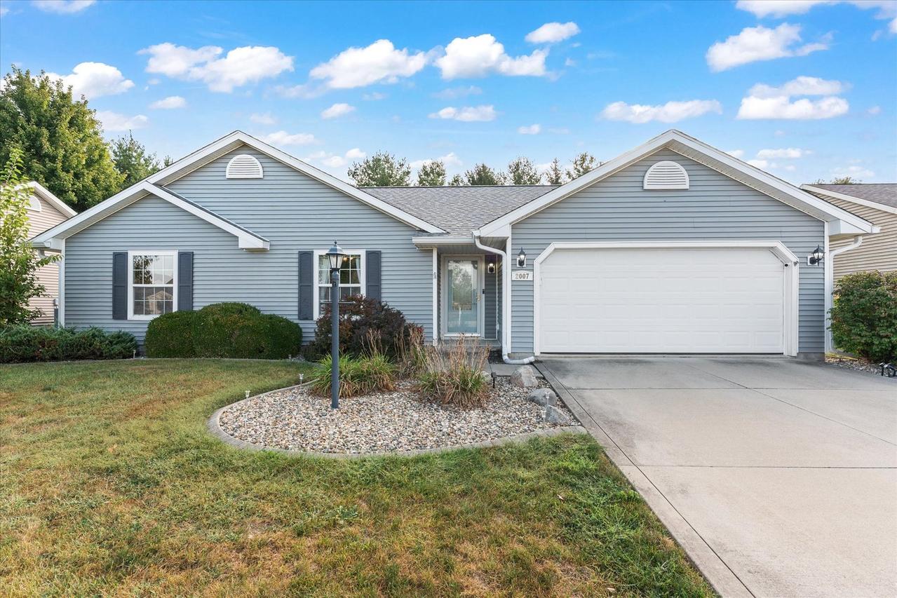 2007 Jonathon Dr., Monticello, IL 61856