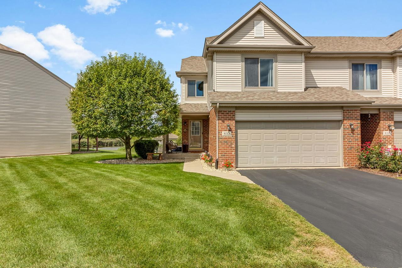 8312 Chestnut Ct., Frankfort, IL 60423