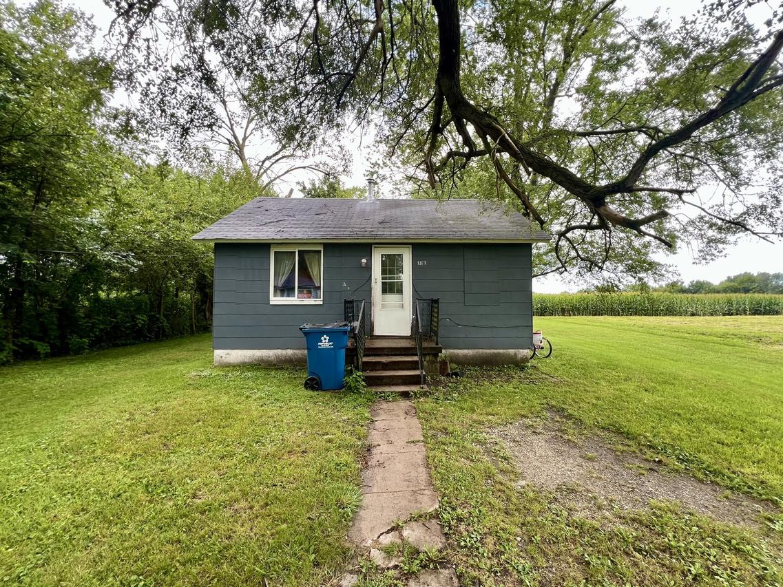 370 N 1st St., Sheldon, IL 60966