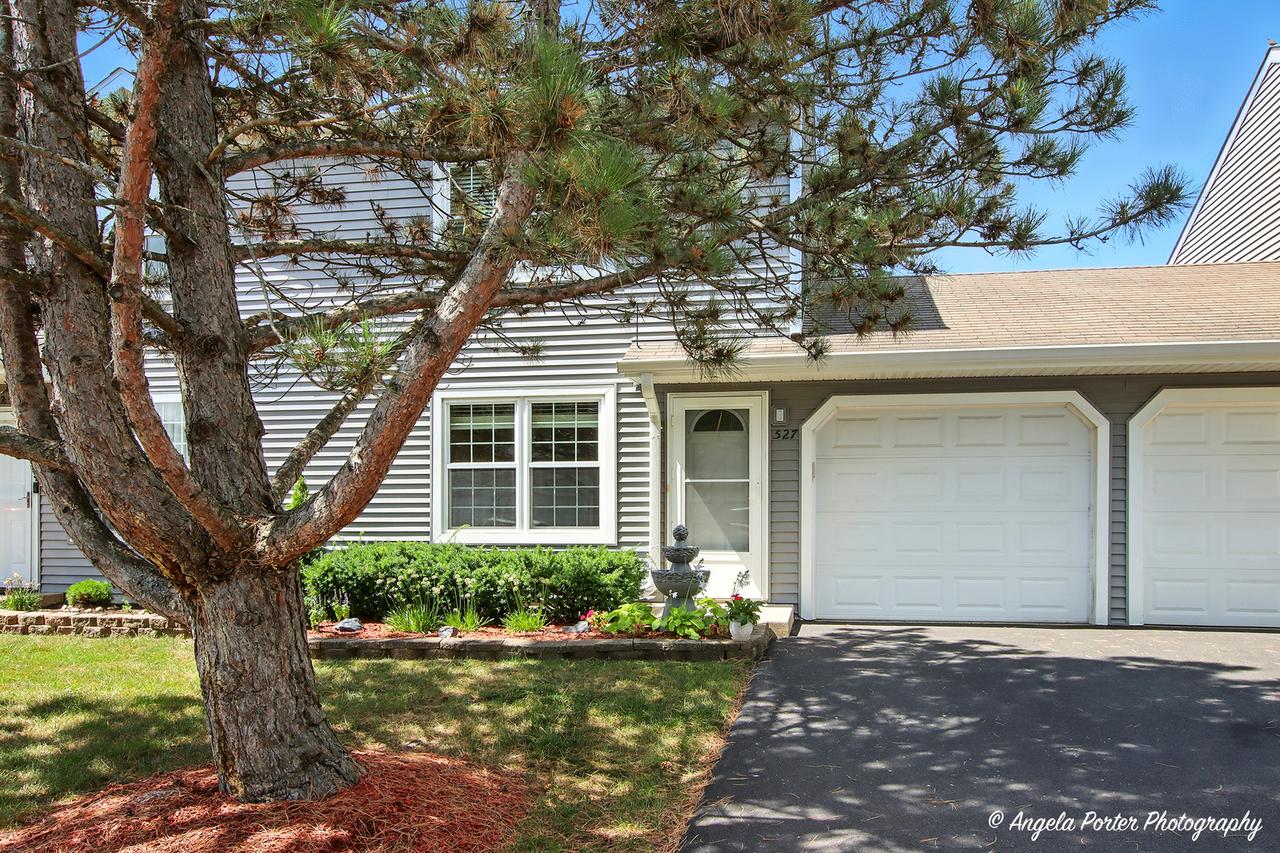 527 Normandie Ln., Round Lake Beach, IL 60073
