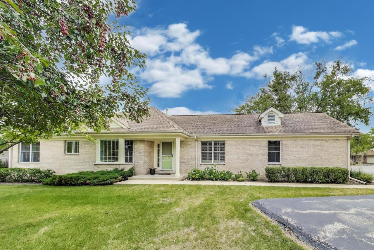 1919 Ivy Ln., Glenview, IL 60026