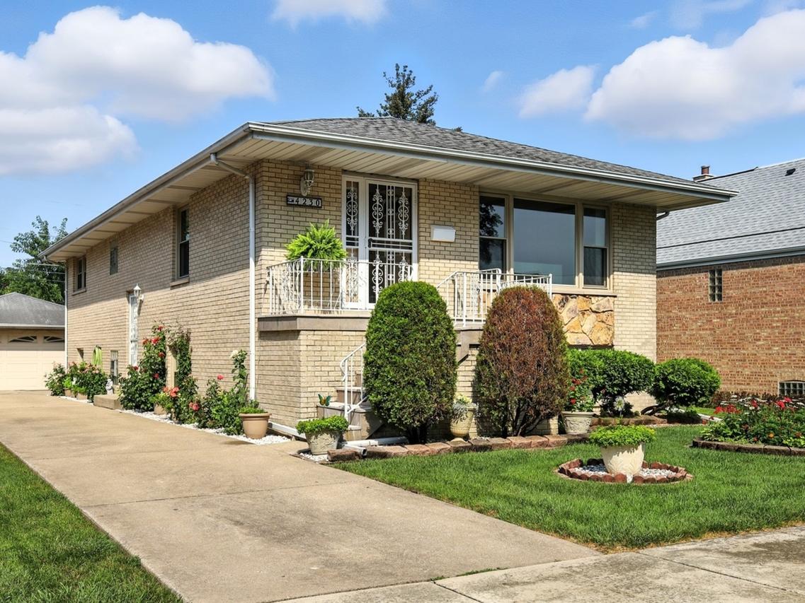 4230 Prairie Ave., Brookfield, IL 60513