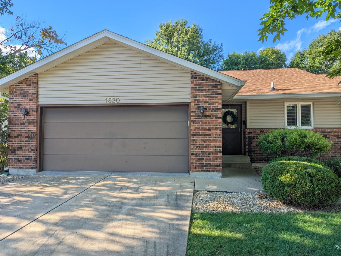 1820 Sierra Ct. #2, Freeport, IL 61032