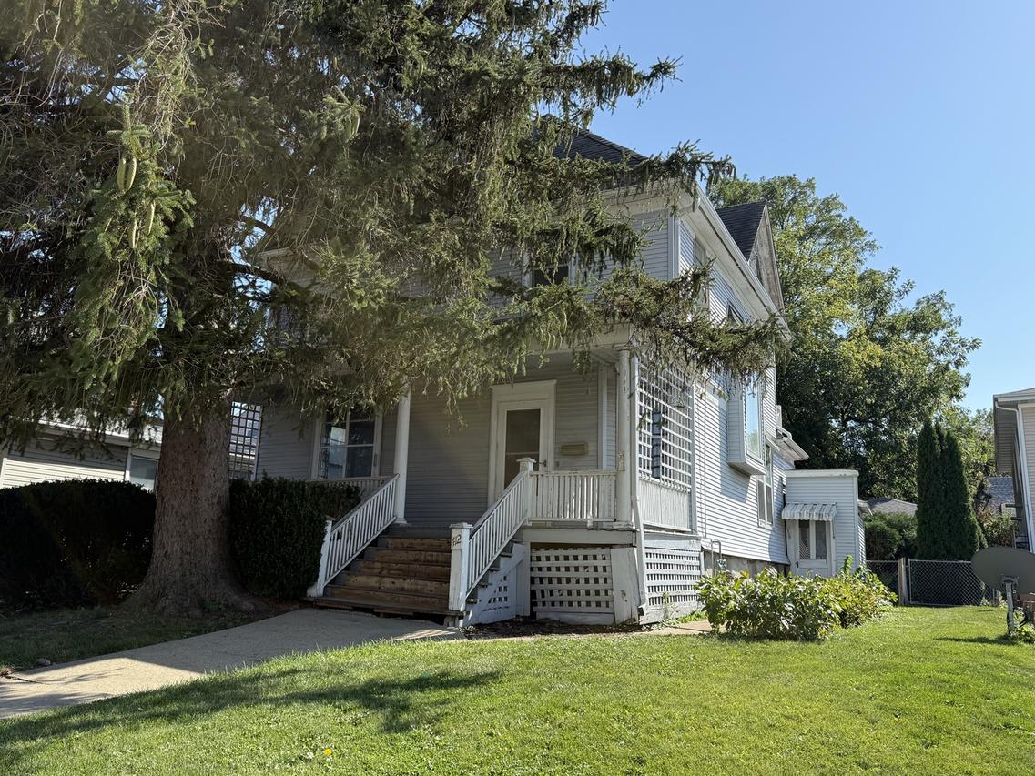 412 W Elm St., Sycamore, IL 60178