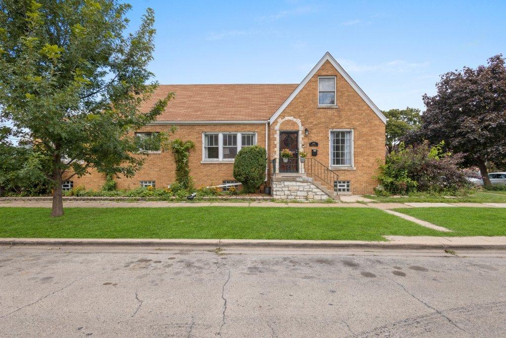 1648 Kenilworth Ave., Berwyn, IL 60402