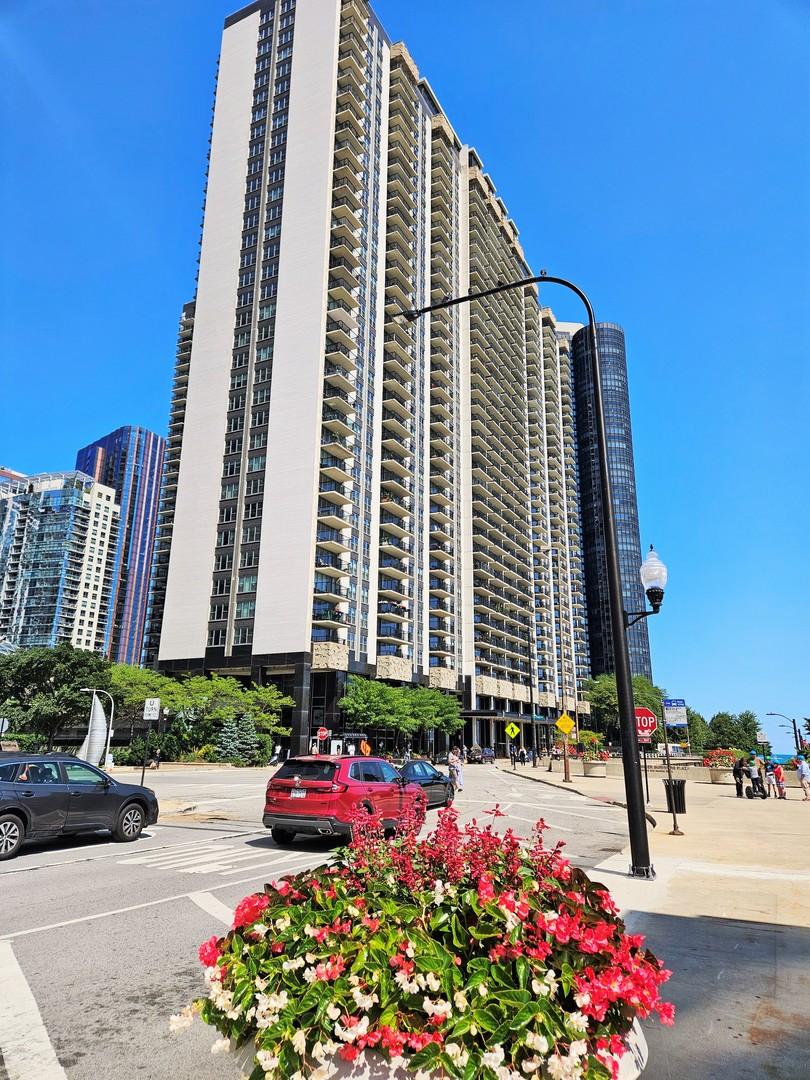 400 E Randolph St. #1229, Chicago, IL 60601