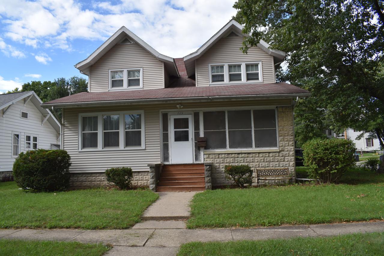 225 E Pierce St., Pontiac, IL 61764
