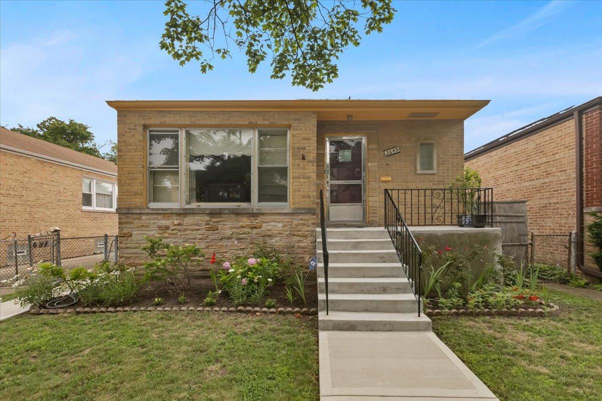 2643 W Pratt Ave., Chicago, IL 60645