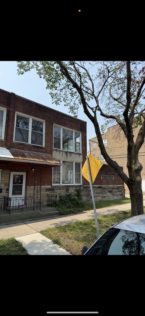 7042 N Washtenaw Ave., Chicago, IL 60645