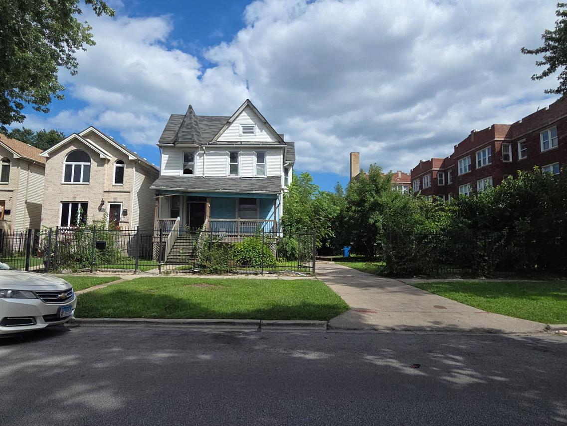 7019 S Indiana Ave., Chicago, IL 60637