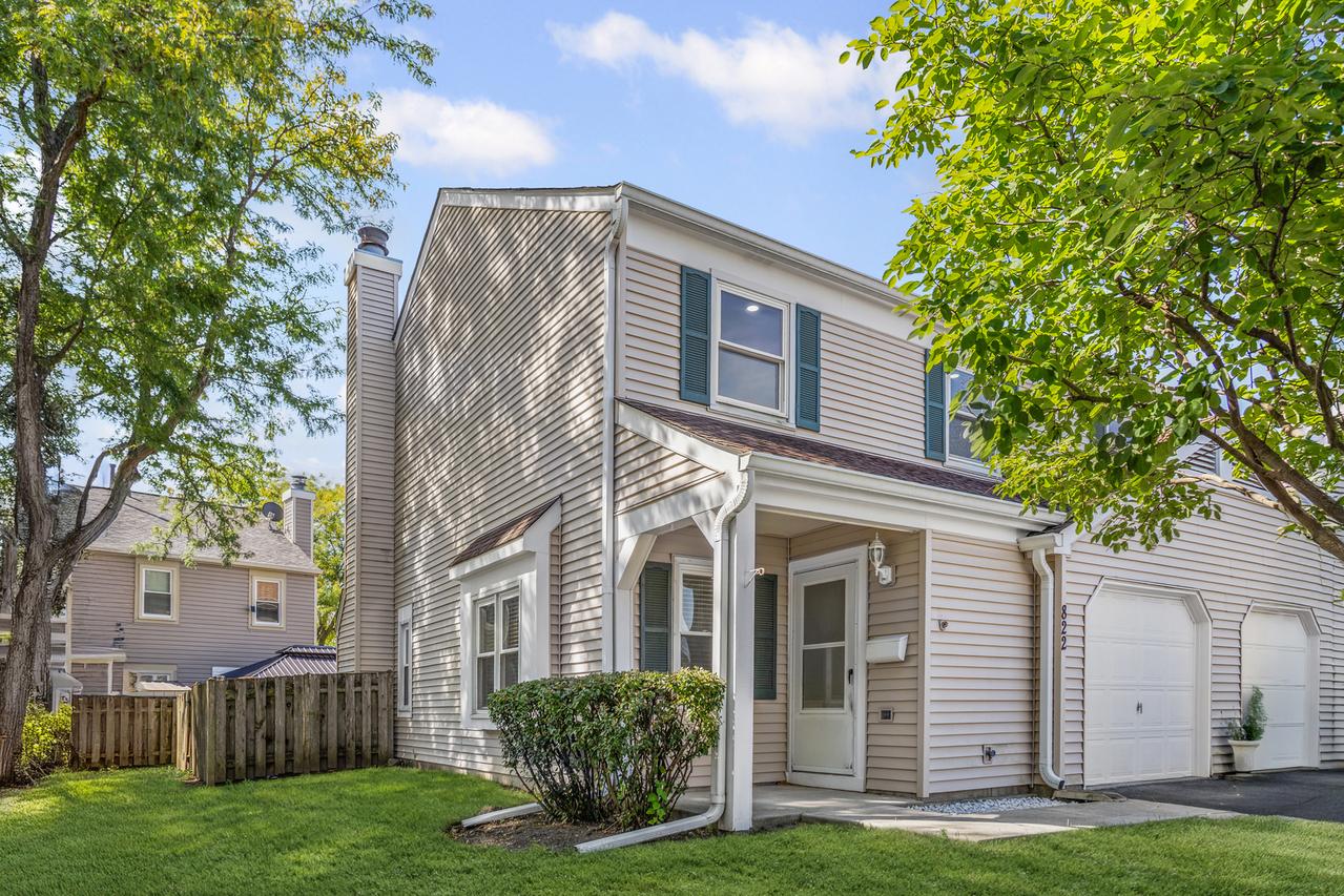 822 Texas Ct., Carol Stream, IL 60188