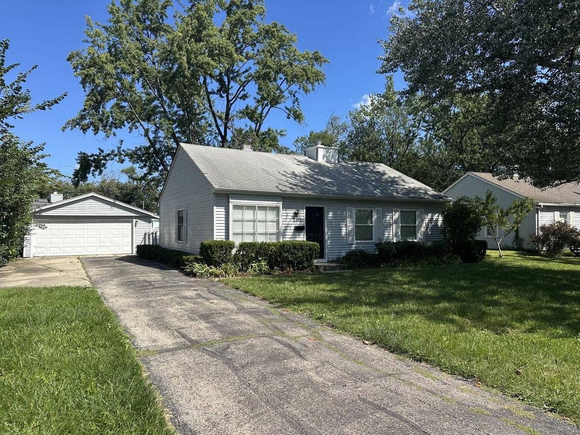 3420 Greenbriar Dr., Glenview, IL 60025