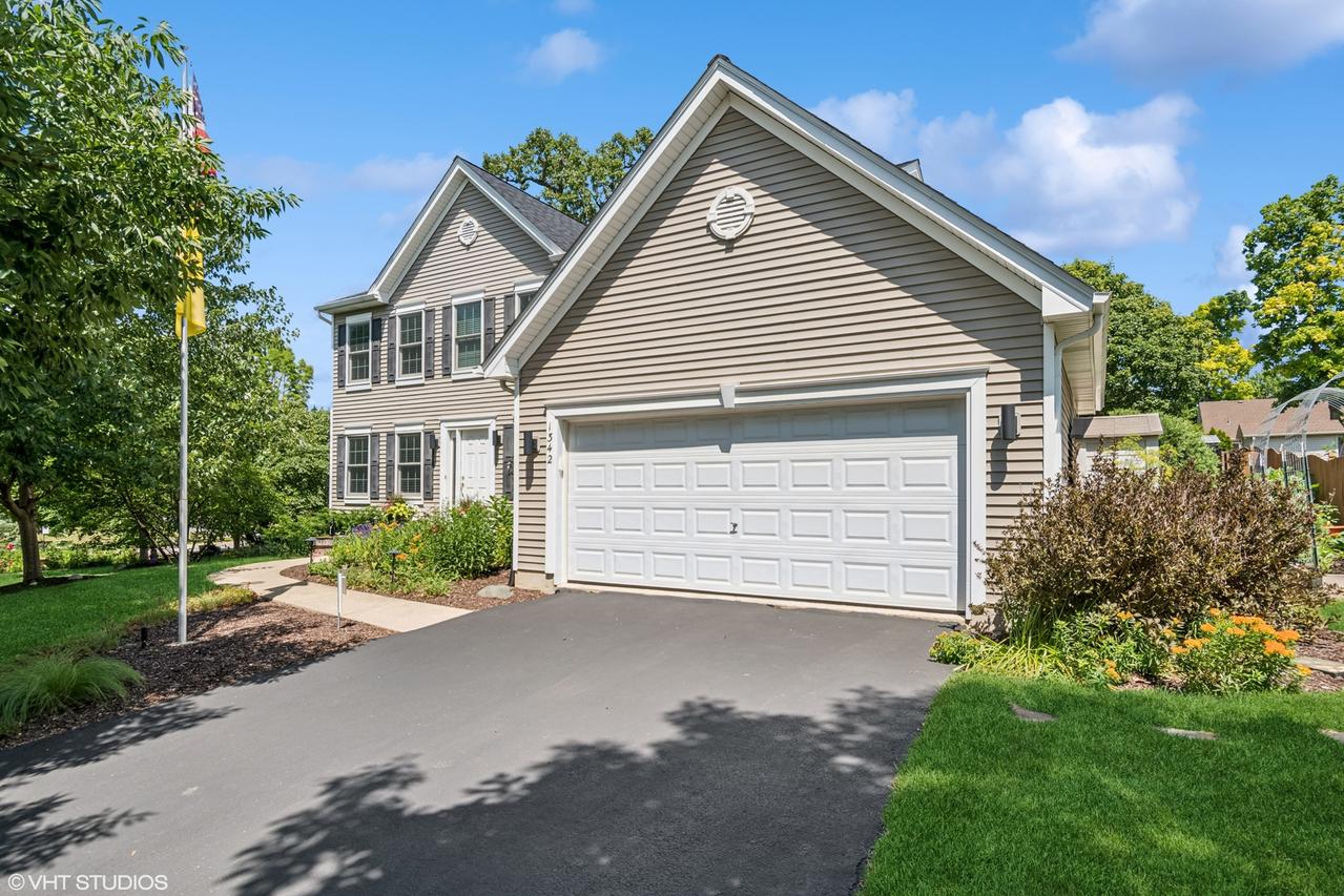 1342 Oak Ridge Ln., Montgomery, IL 60538