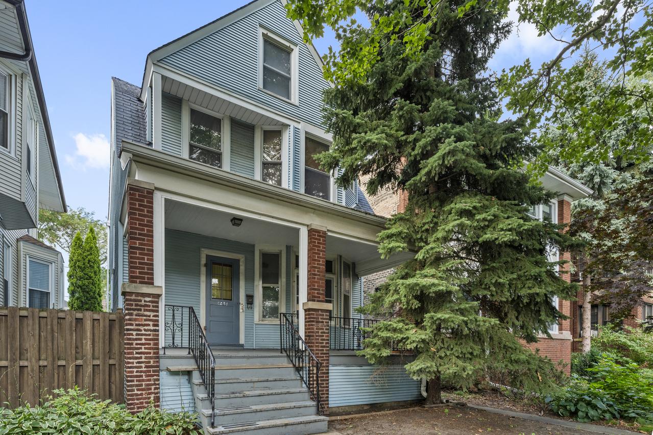 1234 W Norwood St., Chicago, IL 60660