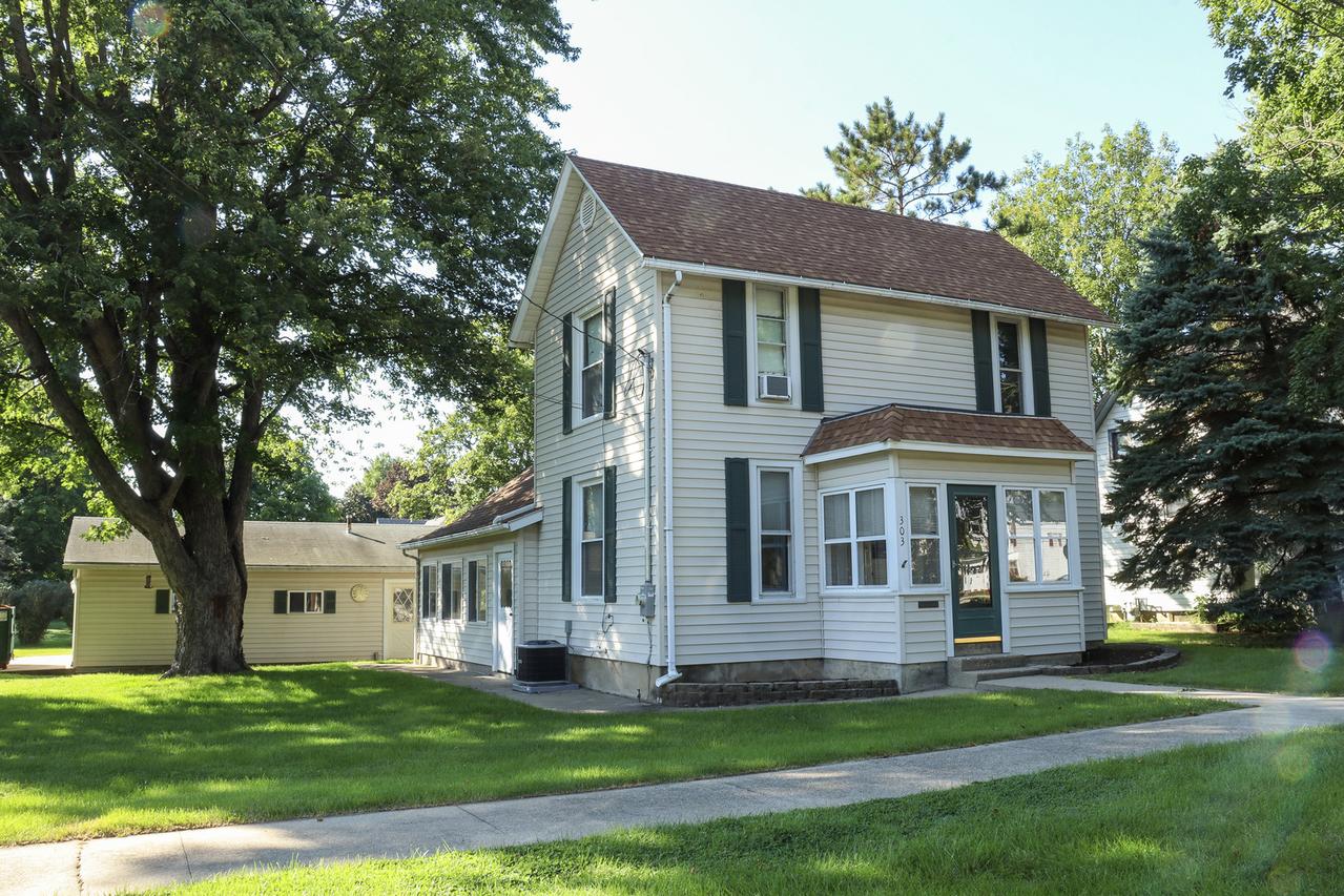 303 S Grape St., Morrison, IL 61270