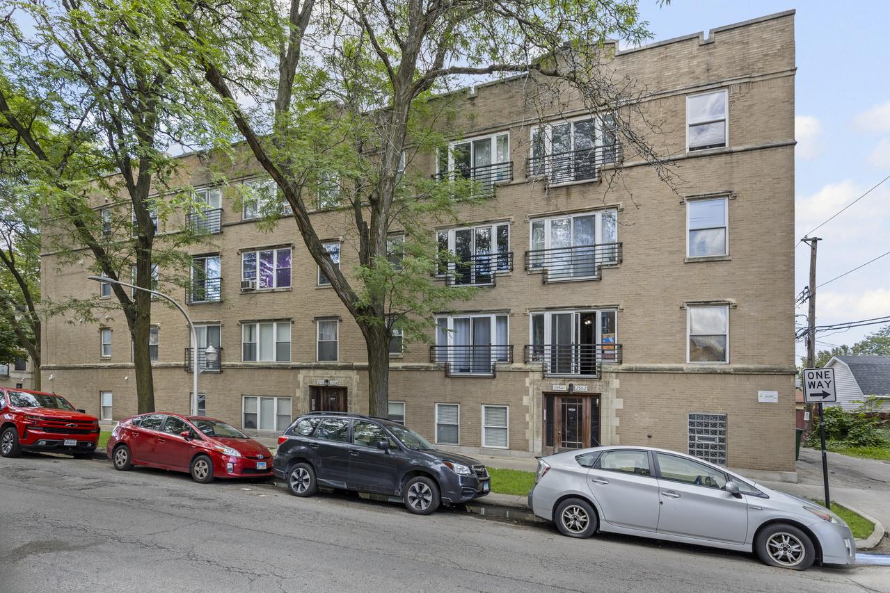 2552 W Rosemont Ave. #2, Chicago, IL 60659