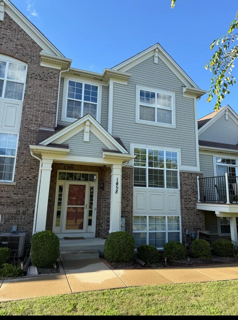 1458 Deer Pointe Dr., South Elgin, IL 60177