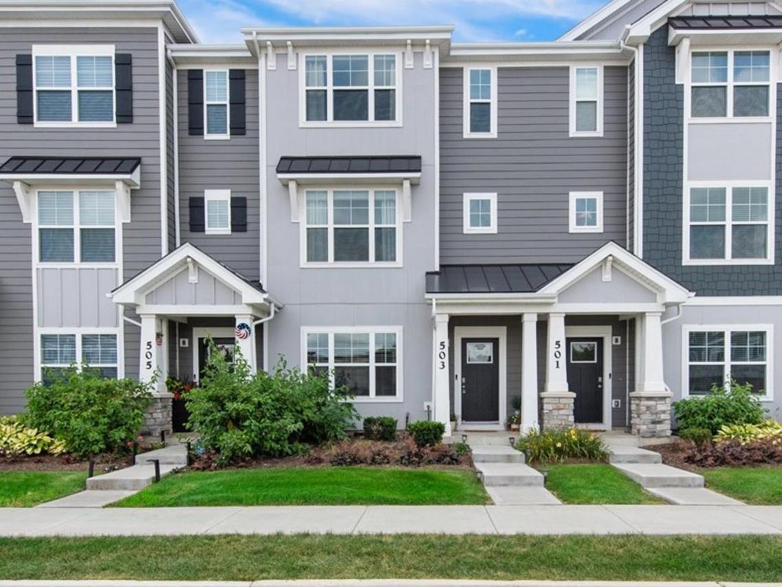 503 Acadia Ave., Mundelein, IL 60060