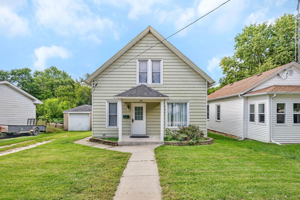 741 E Illinois Ave., Morris, IL 60450