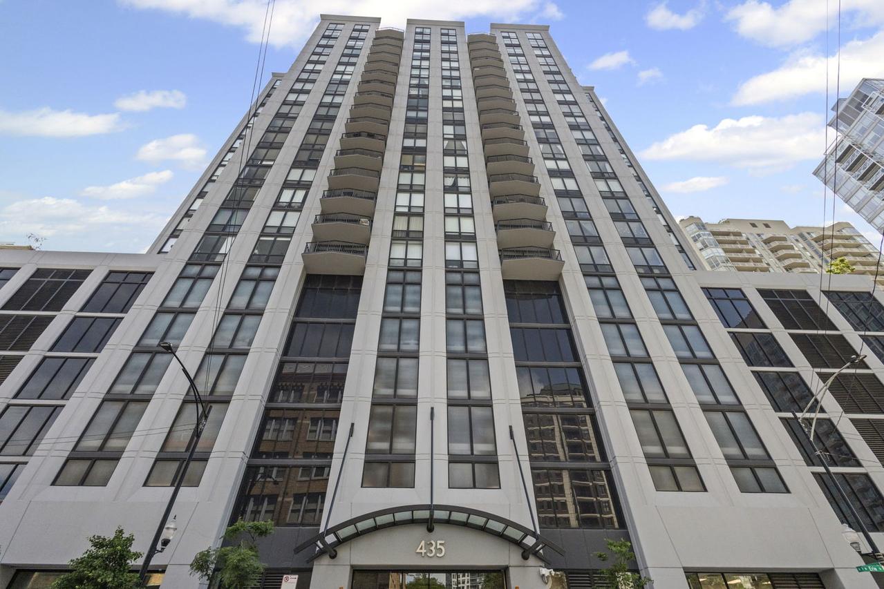 435 W Erie St. #1206, Chicago, IL 60654