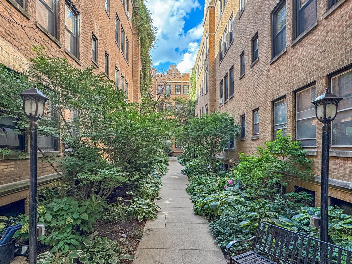 636 W Waveland Ave. #1A, Chicago, IL 60613