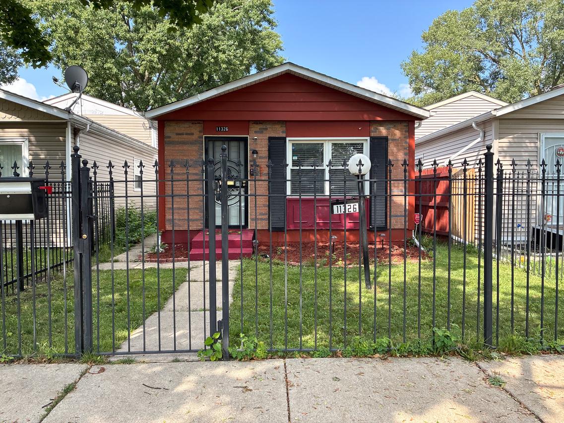 11326 S Homewood Ave., Chicago, IL 60643