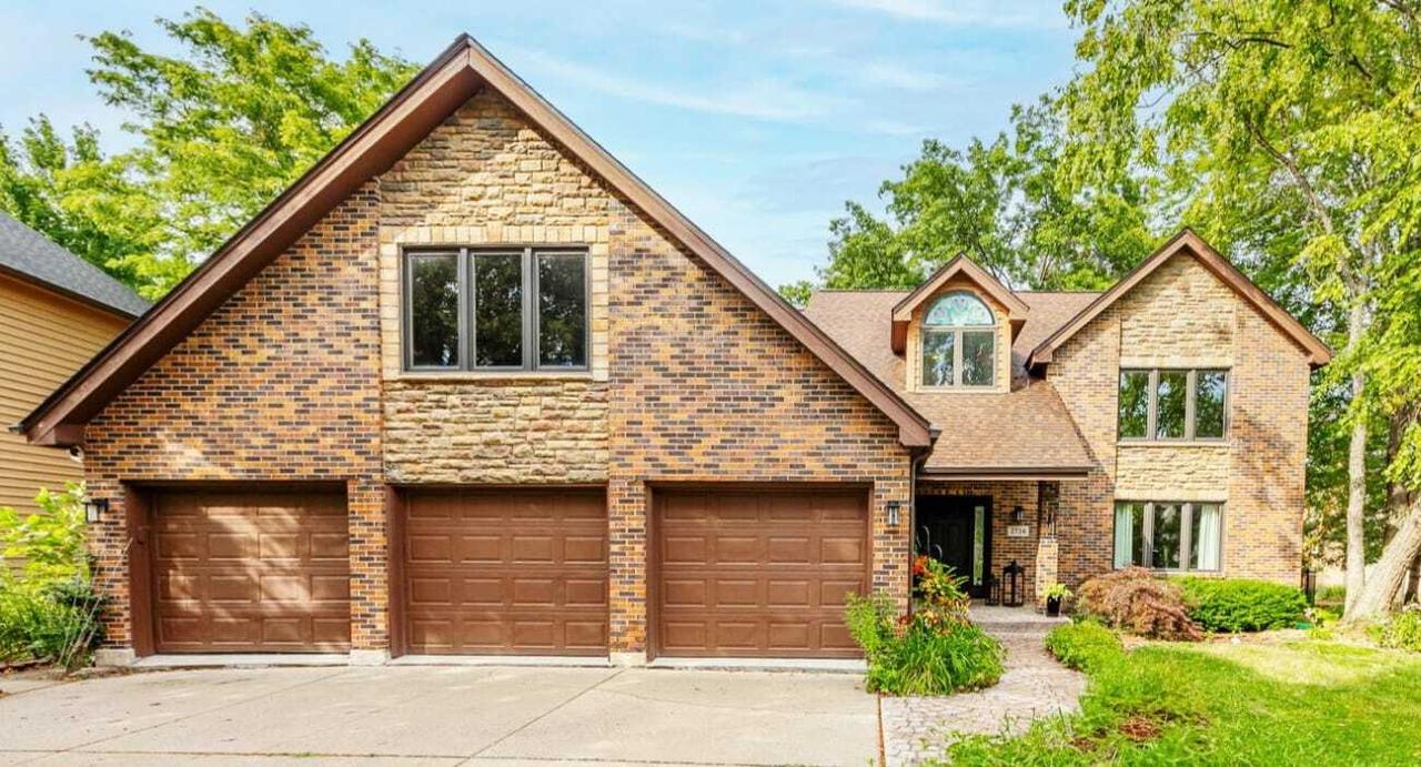 2734 Alyssa Dr., Naperville, IL 60565
