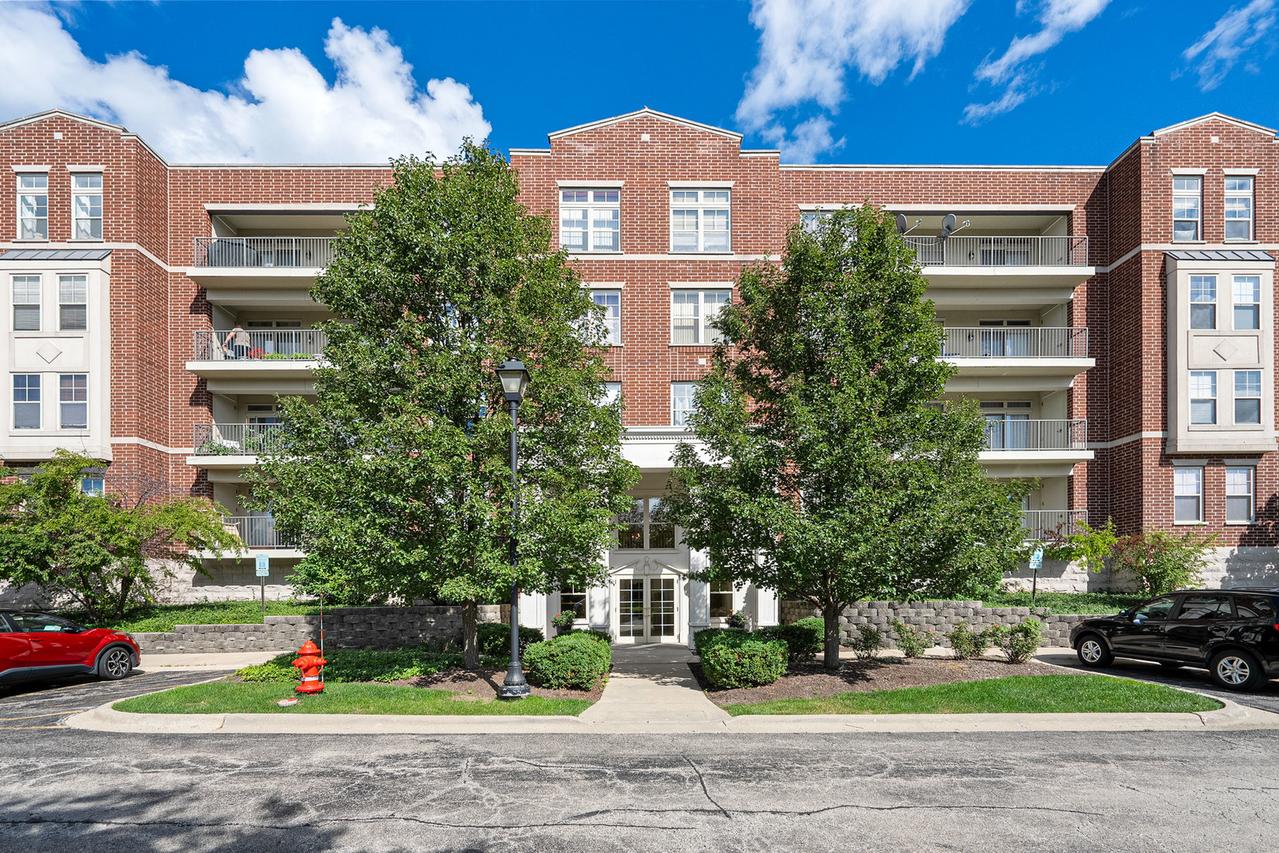 511 Prestwick Ln. #402, Wheeling, IL 60090