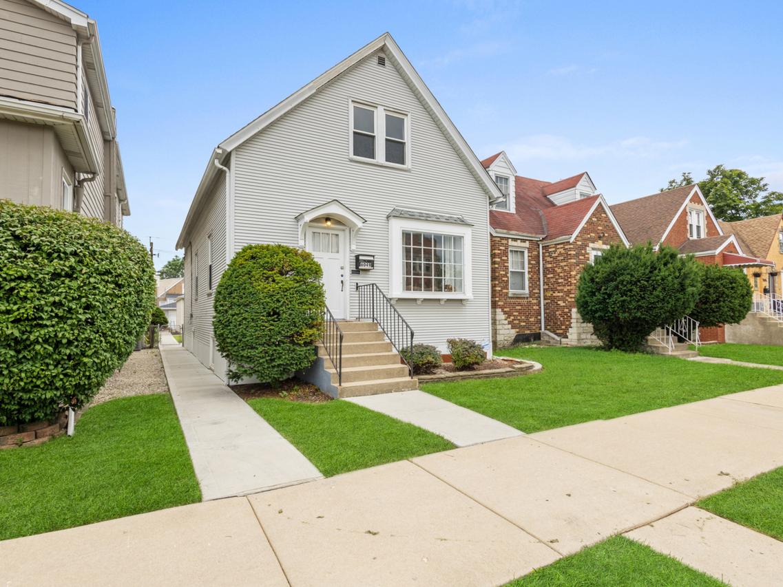6049 W School St., Chicago, IL 60634