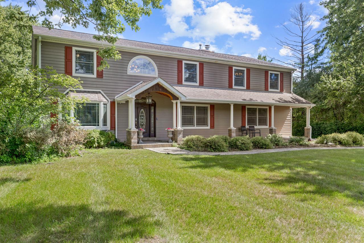 431 E Oakwood Dr., Barrington, IL 60010