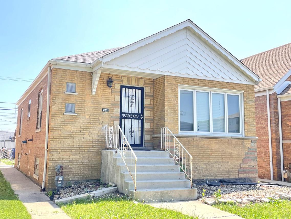 3909 W 71st St., Chicago, IL 60629