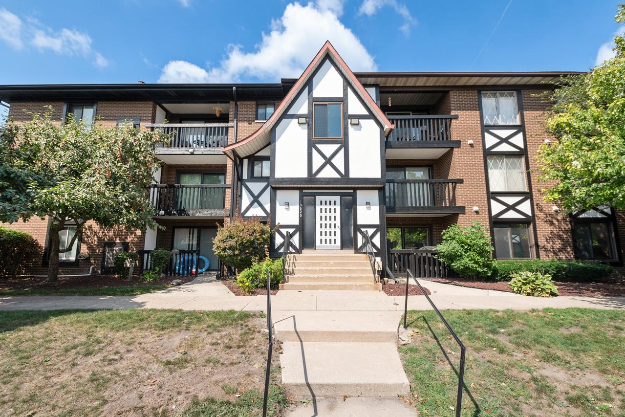 13620 Lamon Ave. #417, Crestwood, IL 60418